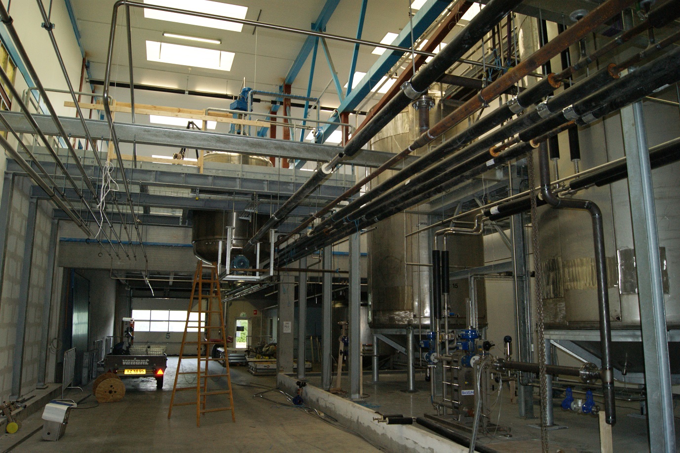 Sugar Storage with access platform on a Dextrane API factory